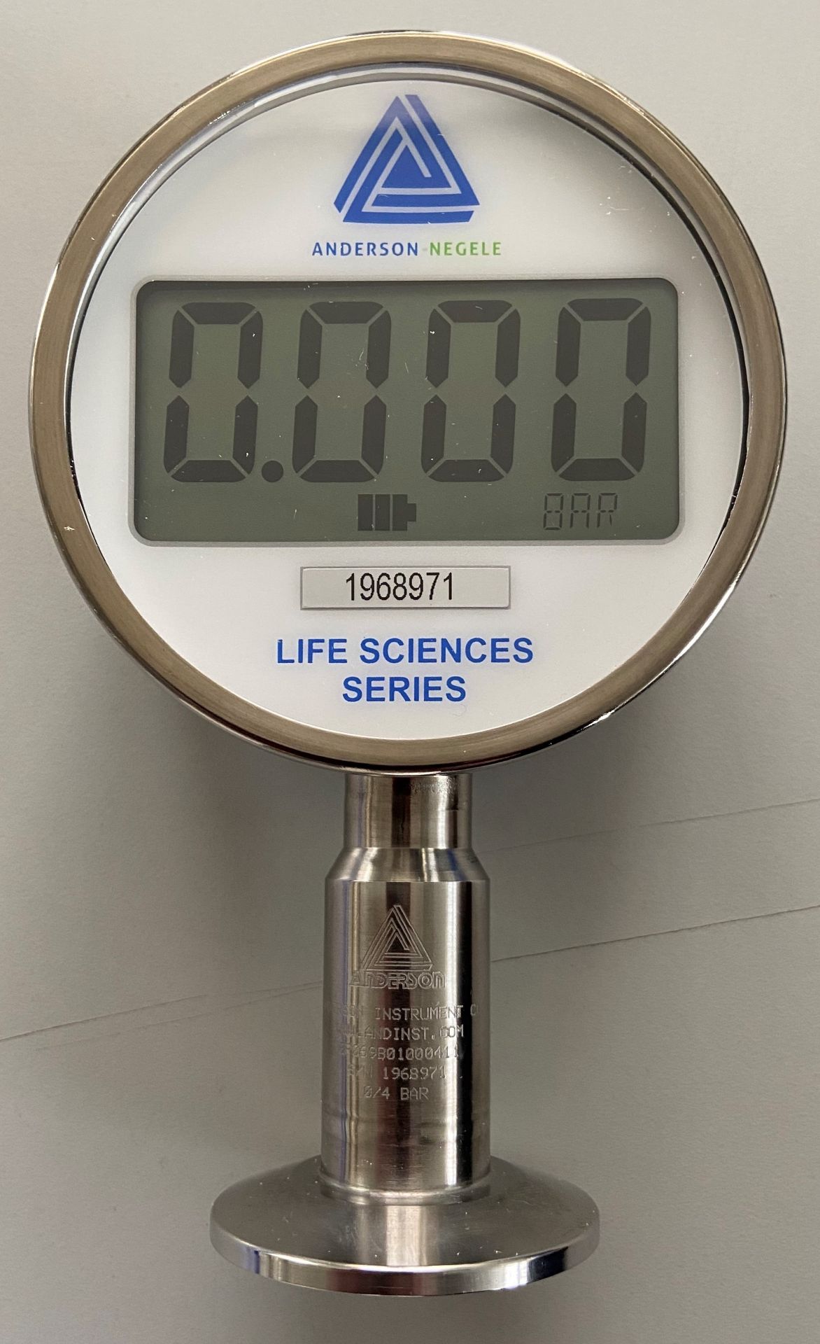 Manomètres à aiguilles ou digitaux en acier inoxydable - Pour laboratoires pharmaceutiques et tous domaines d'activités_2