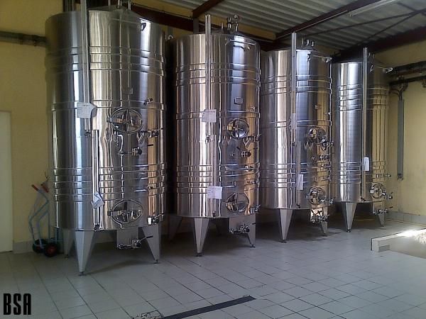 Cuve en inox 316L/304L avec serpentins pour régulation thermique