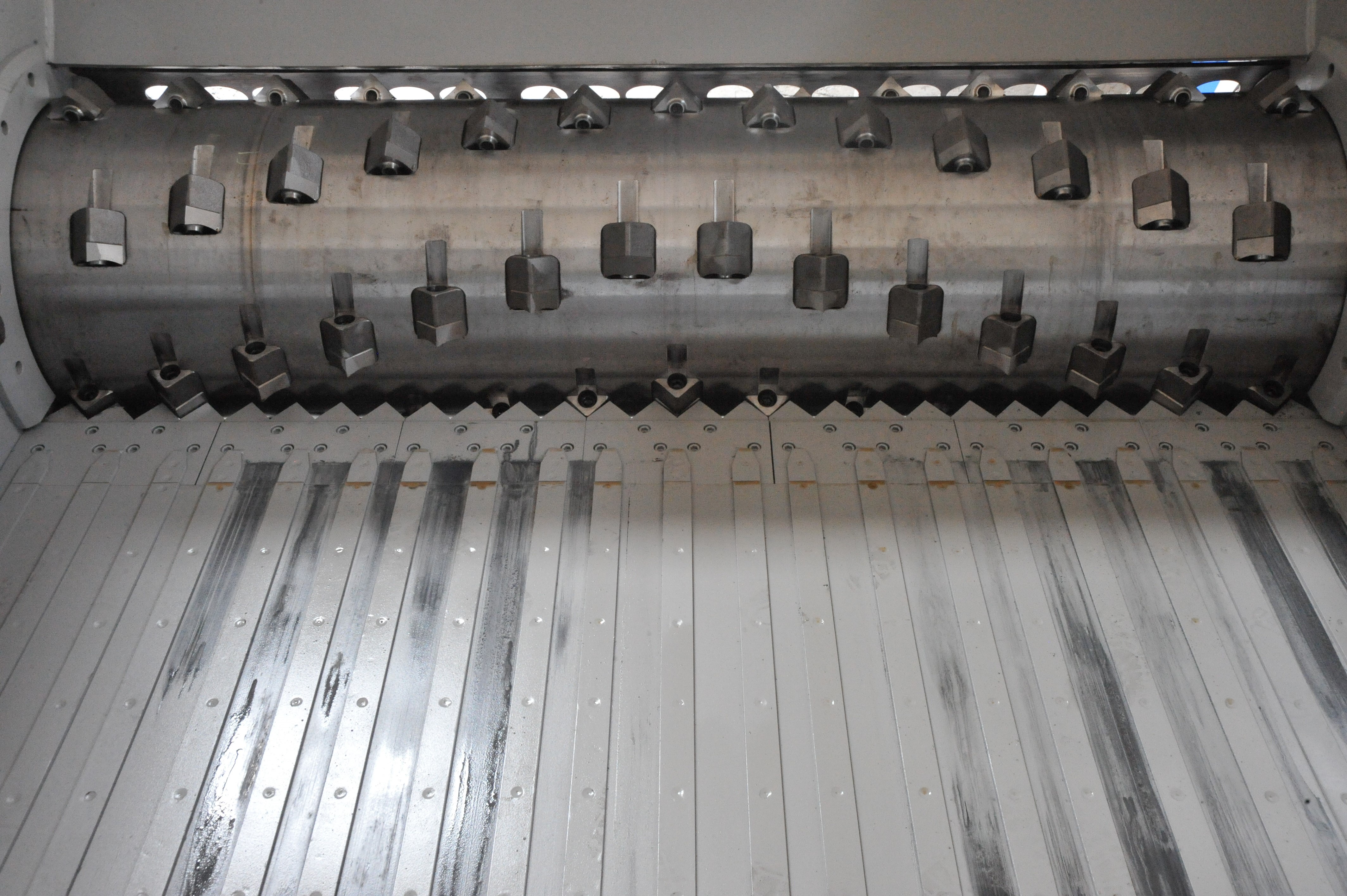 Déchiqueteurs lourds Série ZHS - broyeurs mono-rotor pour applications industrielles_2