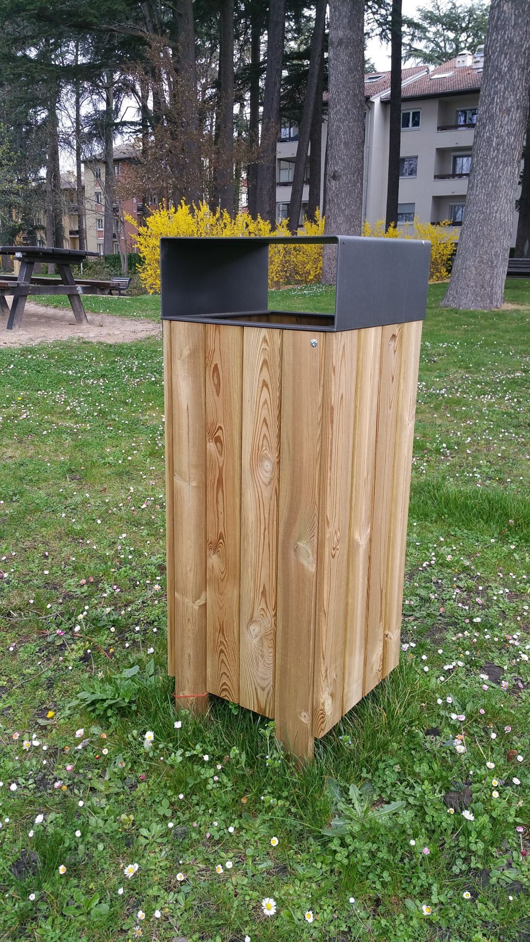 Poubelle tri sélectif en bois durable_3