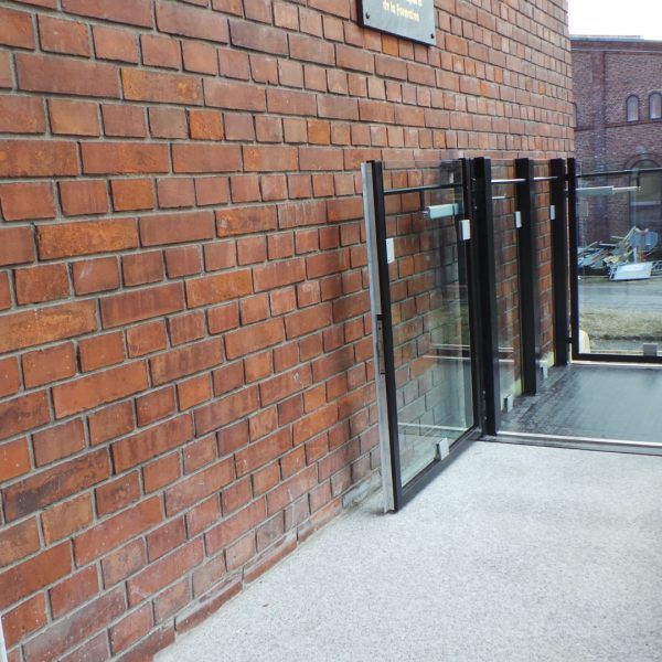 Élévateur vertical PMR PARIGI-A - 2 mètres pour ERP, avec mouvement vertical et sécurité renforcée_2