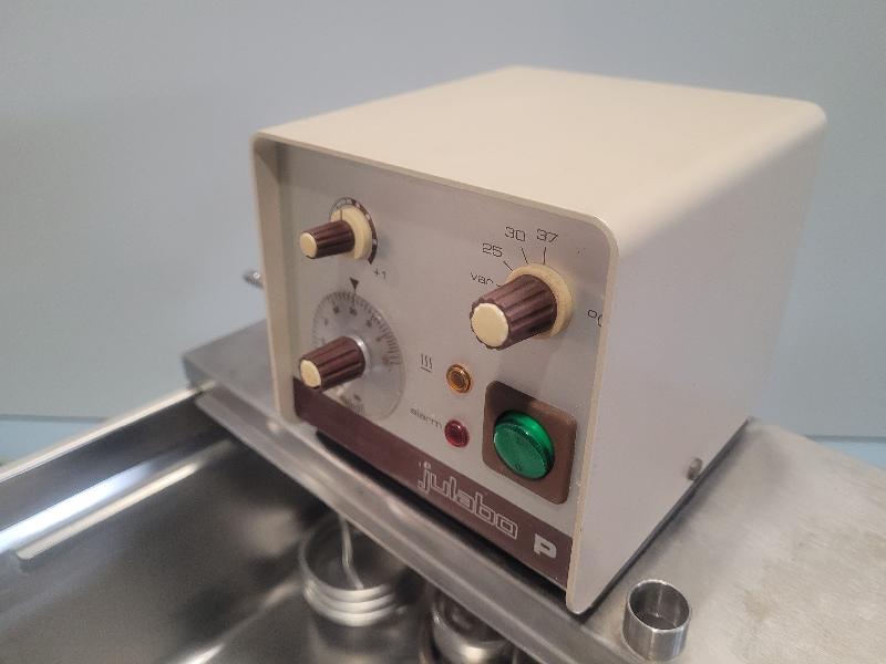 Bain-marie à circulation / Thermostat JULABO P/1 + cuve de 13 litres_2