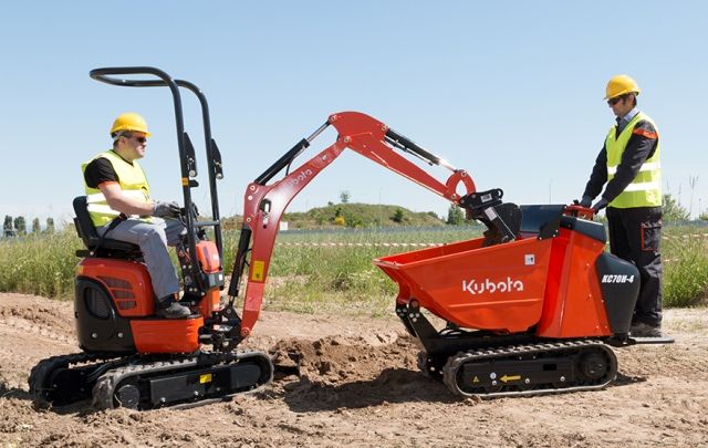 Engin de chantier sur chenilles avec transmission hydraulique