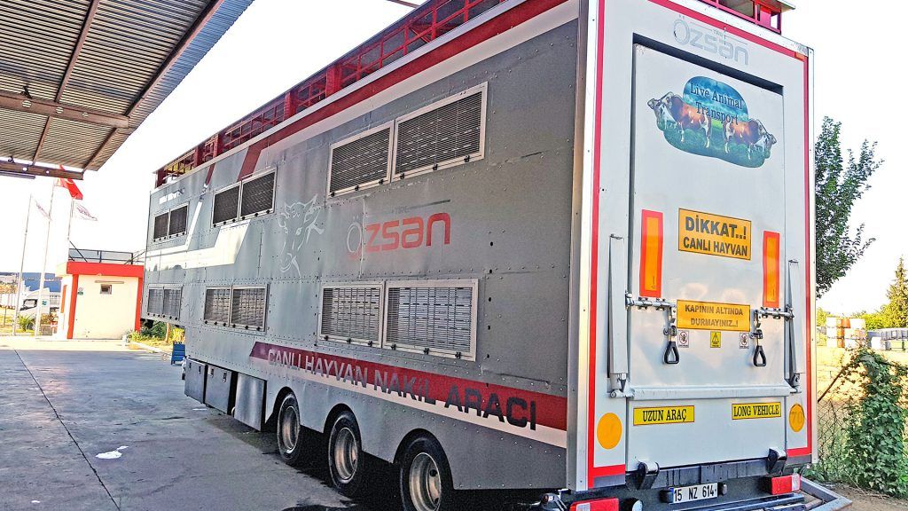 Camion bétaillère - Özsan - 15 500 kg - châssis résistant, climatisation, ventilateur et système auto hydraulique_2