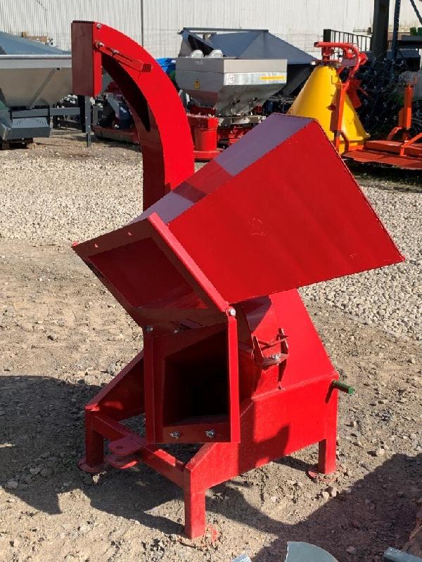 Broyeur de branches NC R13 DE - Occasion - Attelage 3 points - Entraînement prise de force - 4 couteaux en acier trempé_2