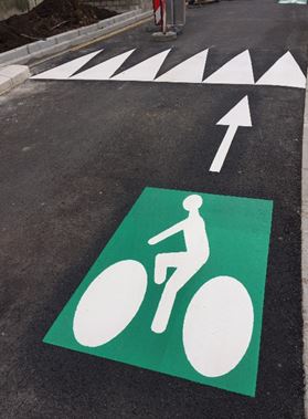 Marquage routier en peinture - Idéal pour parkings et zones industrielles - ADS Équipements_2