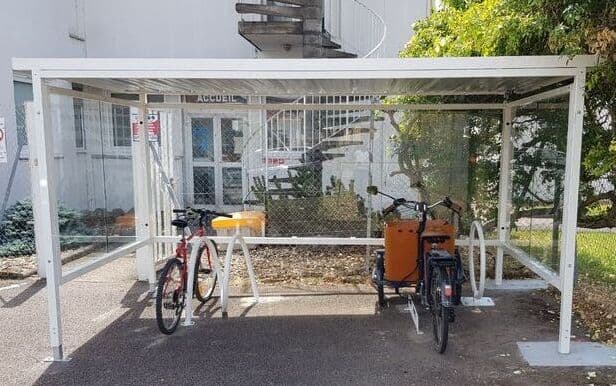 Arceau 2 vélos cargo robuste et personnalisable - VelCargo - Sécurisation pour biporteurs et triporteurs_0