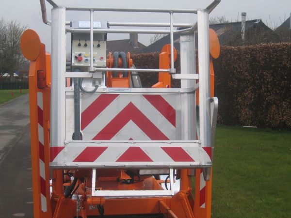 Nacelle tractable 150NW - Thomas - hauteur de travail 15 m - capacité de levage 250 kg - bras télescopique et portée latérale de 7,5 m_2