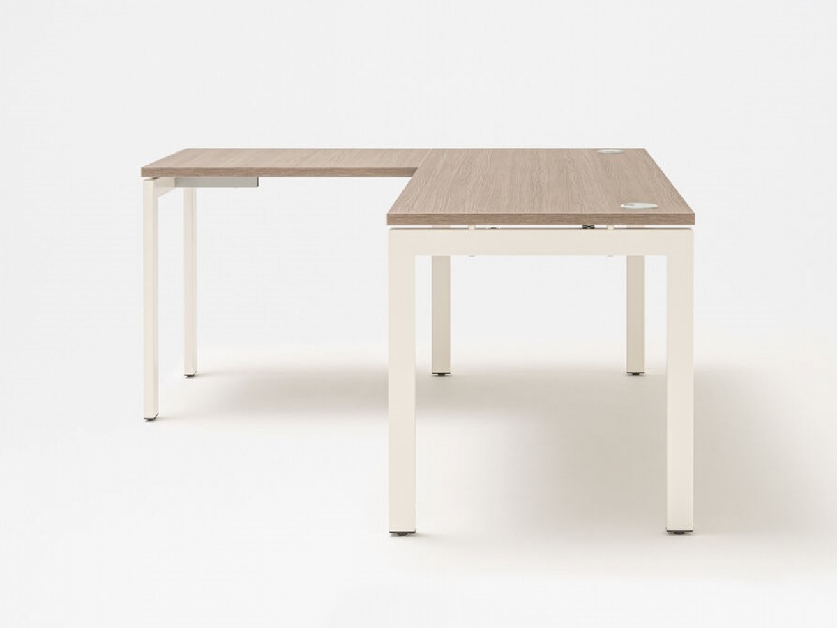 Bureau d'angle opératif compact et ergonomique - OGI U - Design contemporain et modularité_2