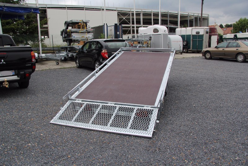 Remorque homologuée pour engins et véhicules