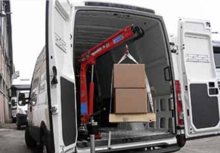 Grue équipée d'une rotation par manivelle