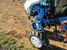 Tracteur enjambeur Bobard avec hauteur de passage réglable