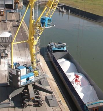 LHM 280 - Grue portuaire mobile Liebherr - Capacité de levage max 84t, portée 40m_2