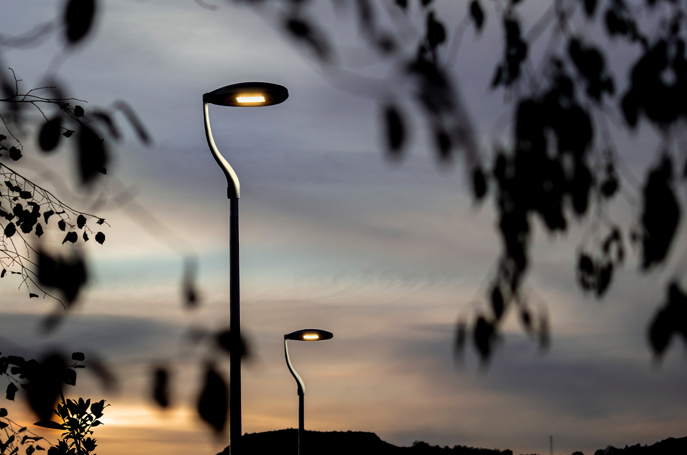 Luminaire Innova B Alib - Haute efficacité 145 lm/W - 20W à 100W - Fixation rotule ou suspendue - Prêt pour télégestion_2