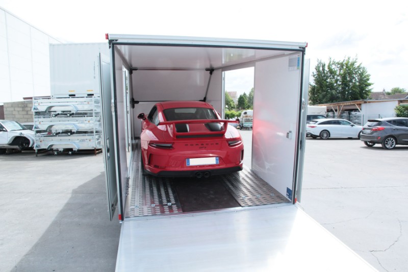 Remorque porte voiture fermee isolee roues dessous - humbaur mtkb_2