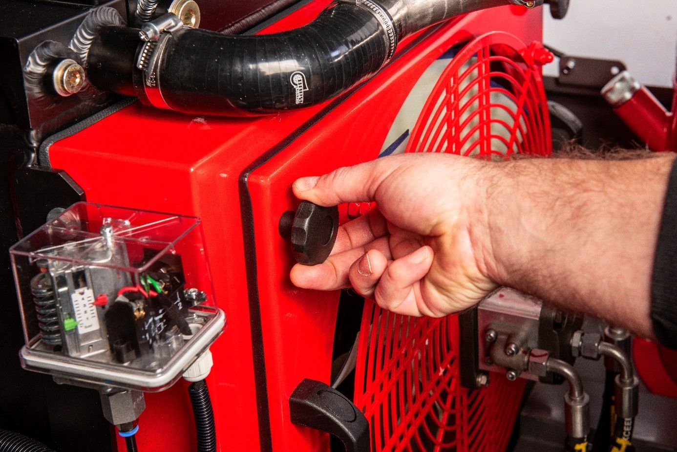 MIXMAN D5BS HURRICAN - Transporteur malaxeur avec skip et scrapette - Moteur Hatz 55,4 kW, cuve 265L, compresseur ACGB-70_2