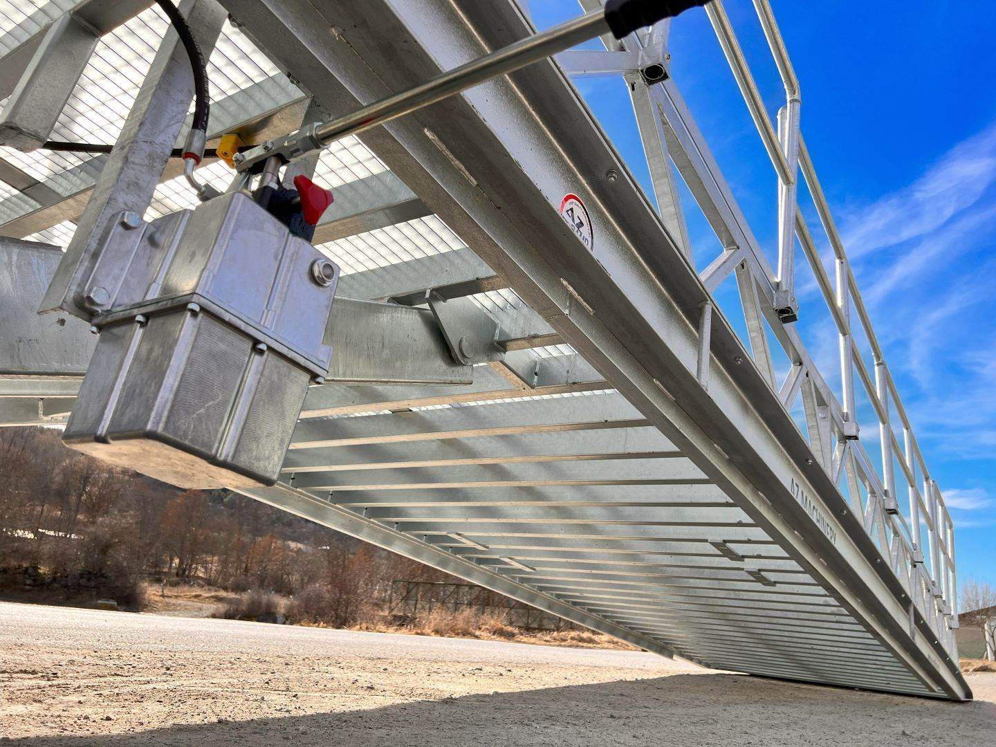 Rampe de quai mobile galvanisée robuste - Vente ou location - Capacité 8T à 20T - AZ Ramp Easy XL RL_2