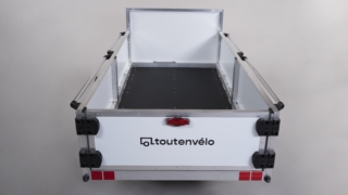 Remorque vélo polyvalente adaptée pour différents agencements et utilisations