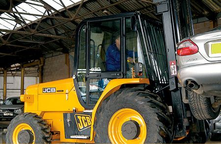 930 - Chariot élévateur tout terrain JCB - 3 000 kg - Moteur EcoMAX 55 kW - Mâts 3,6 à 5,5 m_2