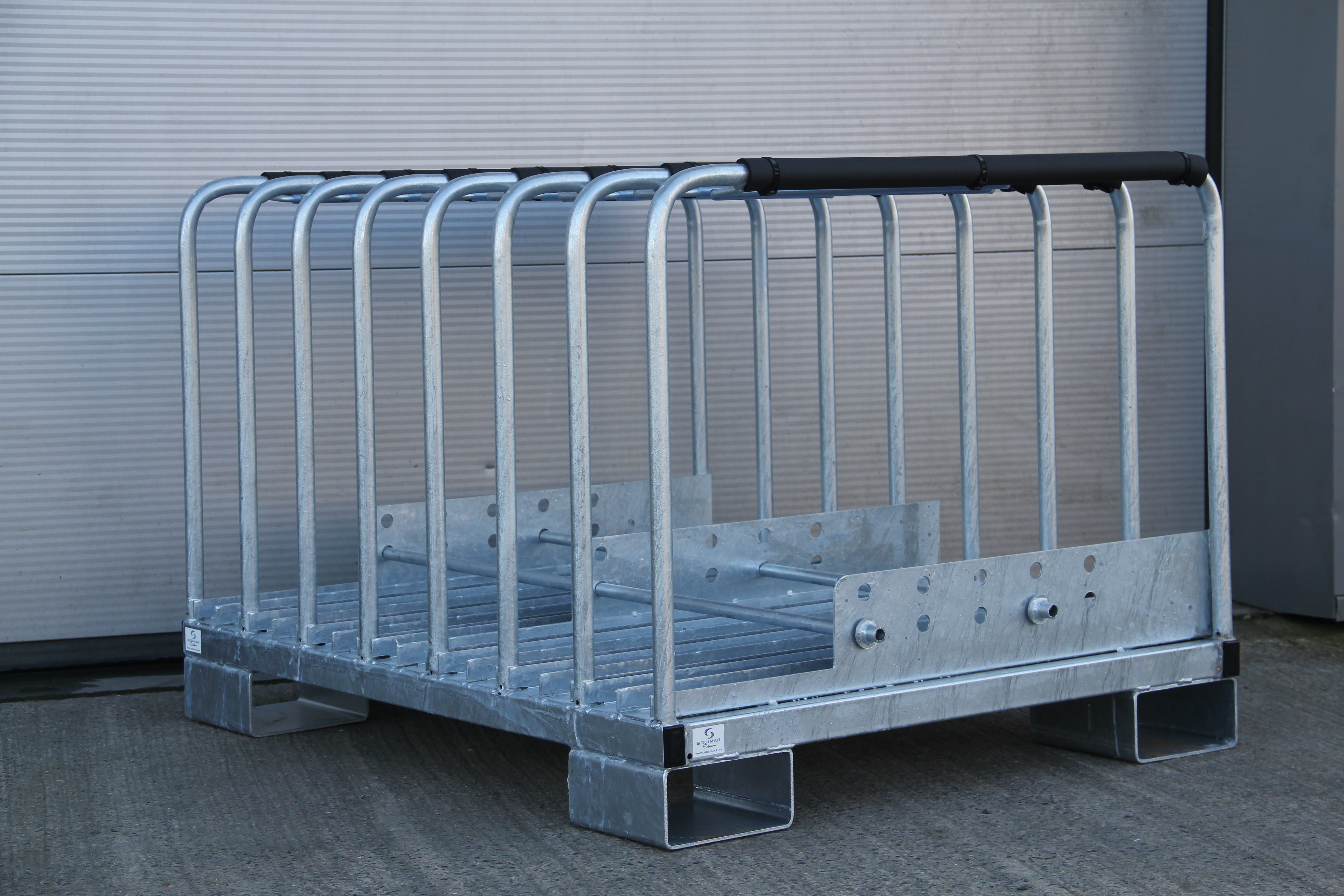 Râtelier porte-panneaux - Sodimar - capacité sur mesure par multiple de 2 cases avec 4 cales pour chargement/déchargement_0