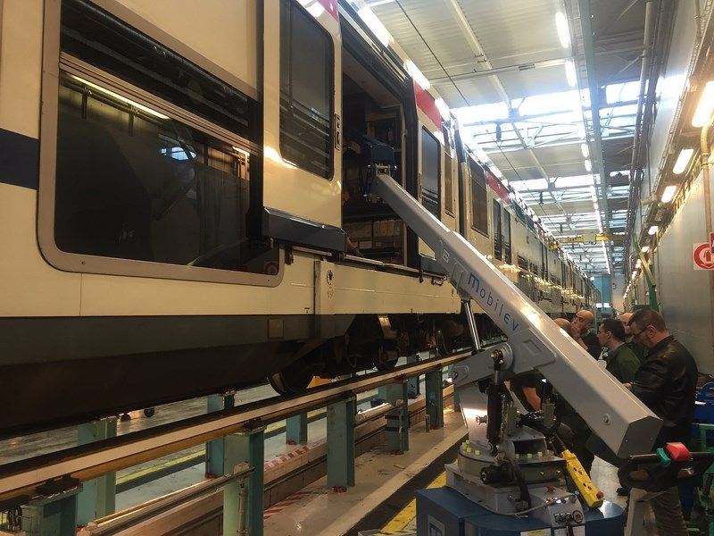 Grue compacte électrique pour maintenance industrielle et levage