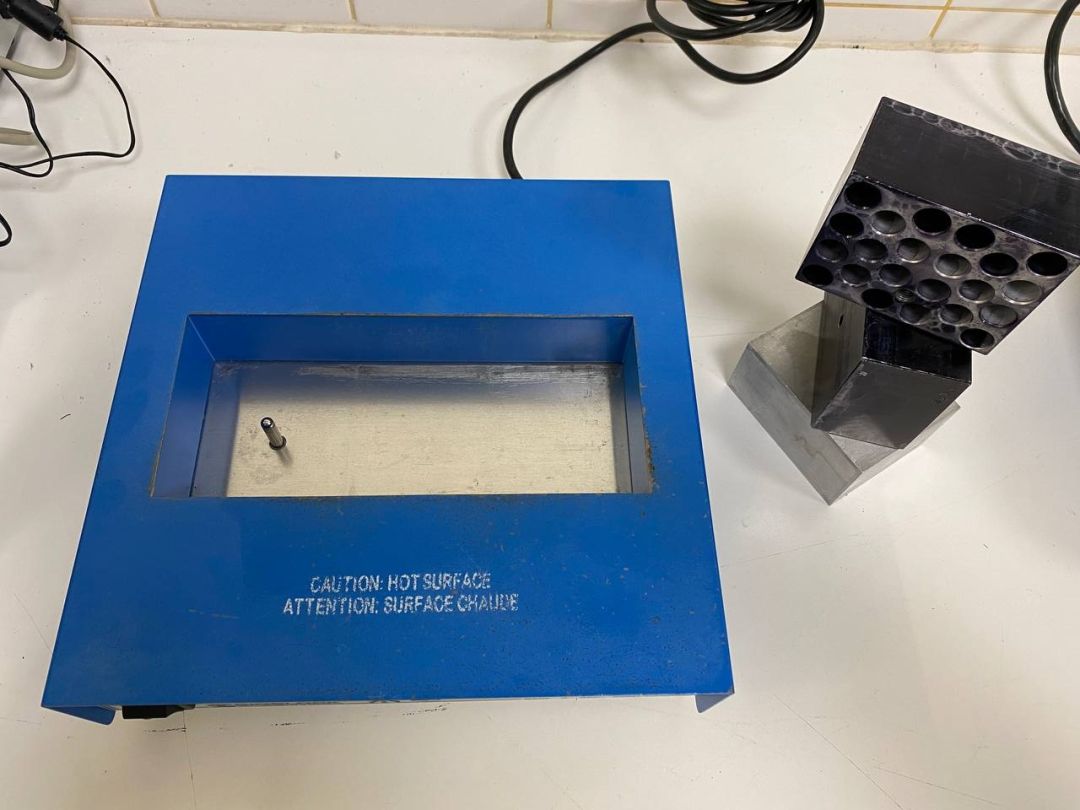 Bloc de chauffage d'échantillons d'occasion pour laboratoire - Bioblock Scientific 2002-1BIOBCE - Réf. P2212-2054_2