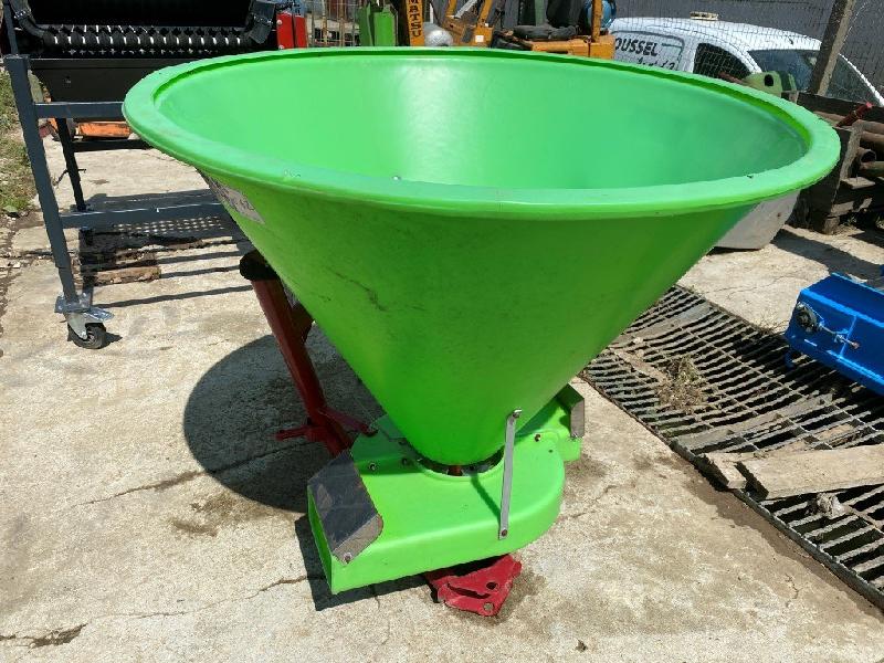 Distributeur d'engrais NC 350L PR - Occasion - Cuve plastique - Monodisque - Carter arboricole/verger - Largeur 6-14m_2