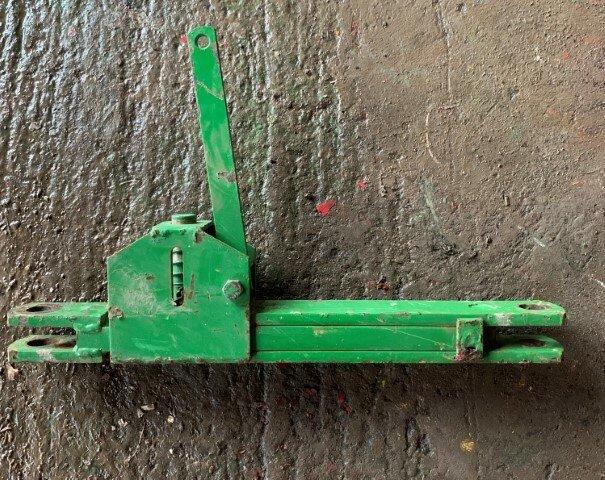 Pièce d'attelage tracteur John Deere - Chape rétractable en occasion - Référence E004584_2