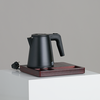 Plateau d'accueil WOODY acajou en bambou durable avec bouilloire 0,6 L noire - SKU: F-776-WT05AB_2