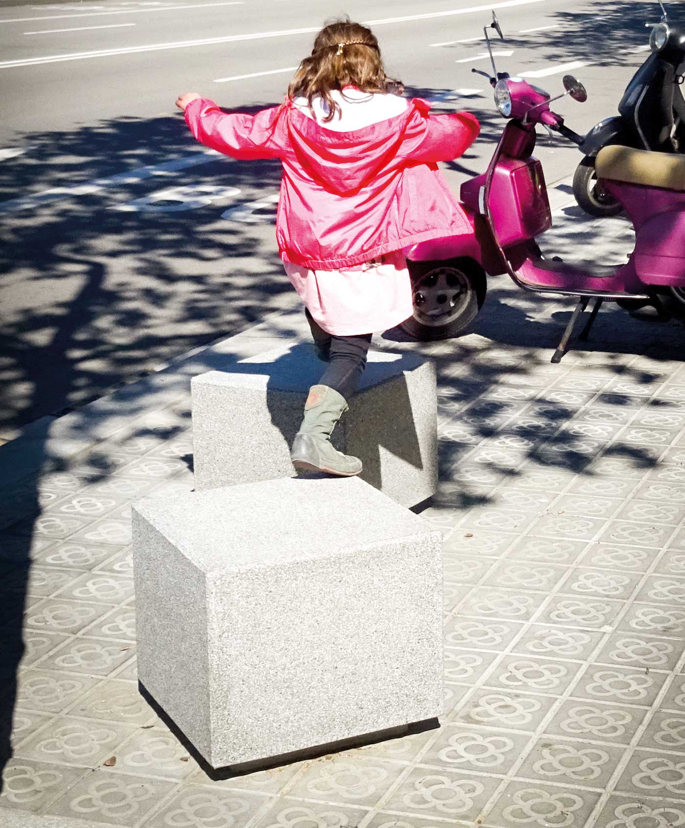 Chaise Kube UM372S - béton préfabriqué gris granite, aspect rugueux_2