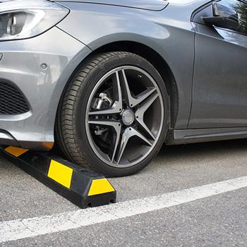 Bordure Butée de Parking Jaune/Noir en Caoutchouc Recyclé - Tire Fonds Offerts - Flexible et Résistante_2