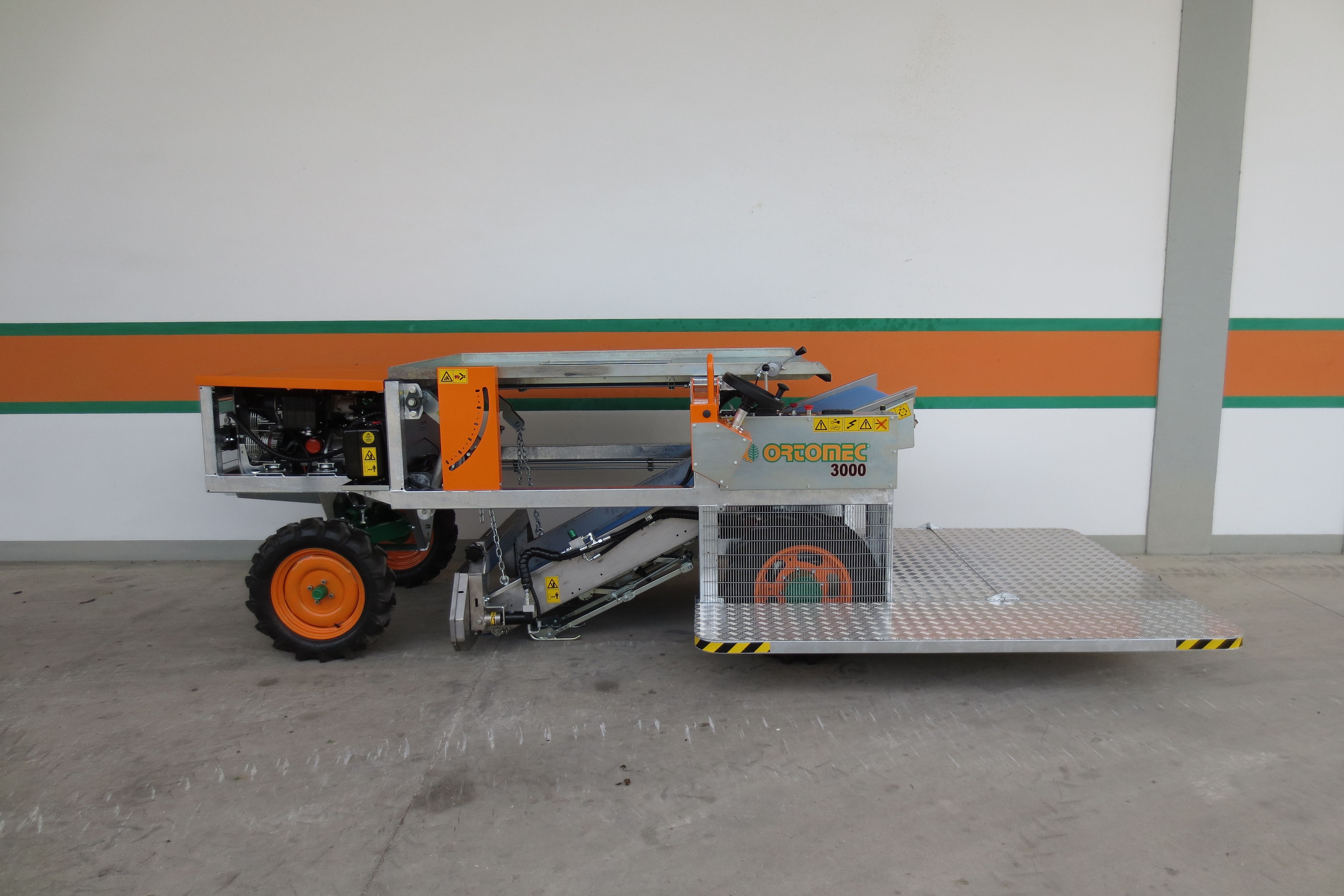 Récolteuse automotrice sur roues - Ortomec SRL - largeur de la tête de coupe de 90 à 180 cm - adaptée pour légumes à feuilles_2