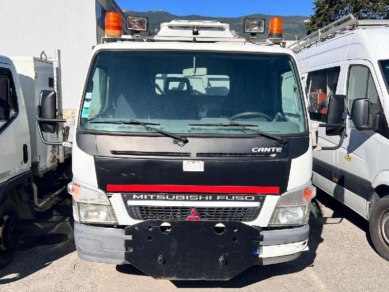 Mitsubishi Fuso Camion ampliroll 6,5T_2