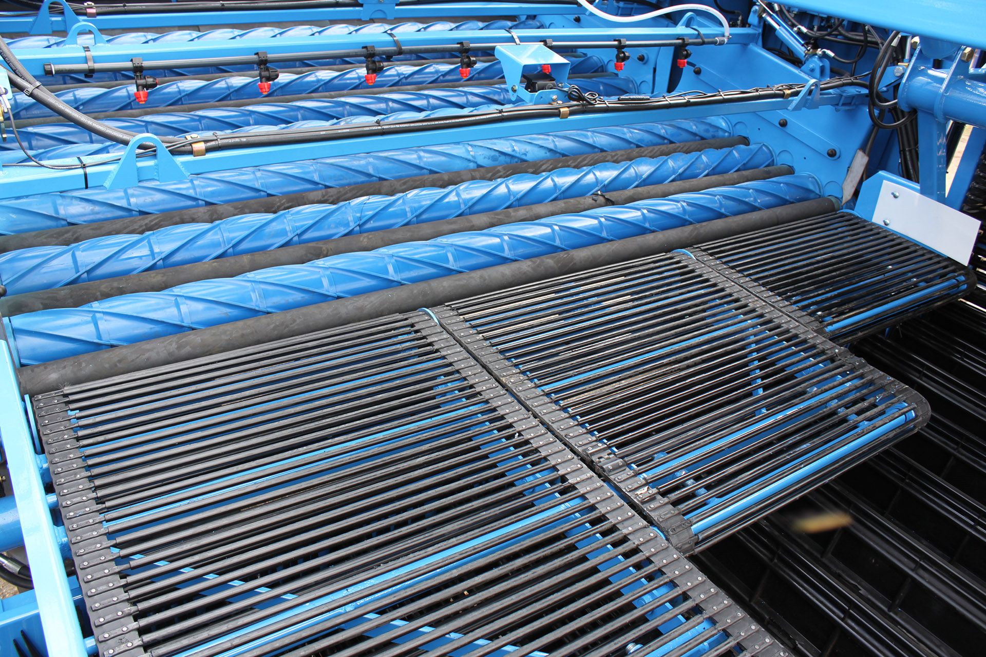 Récolteuse Standen T3 - Standen Engineering Ltd - 200 ch - Arracheuse 3 rangs à haut rendement_2