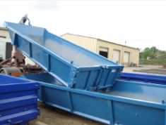 Benne équipée d'un crochet avant de diamètre 50 mm