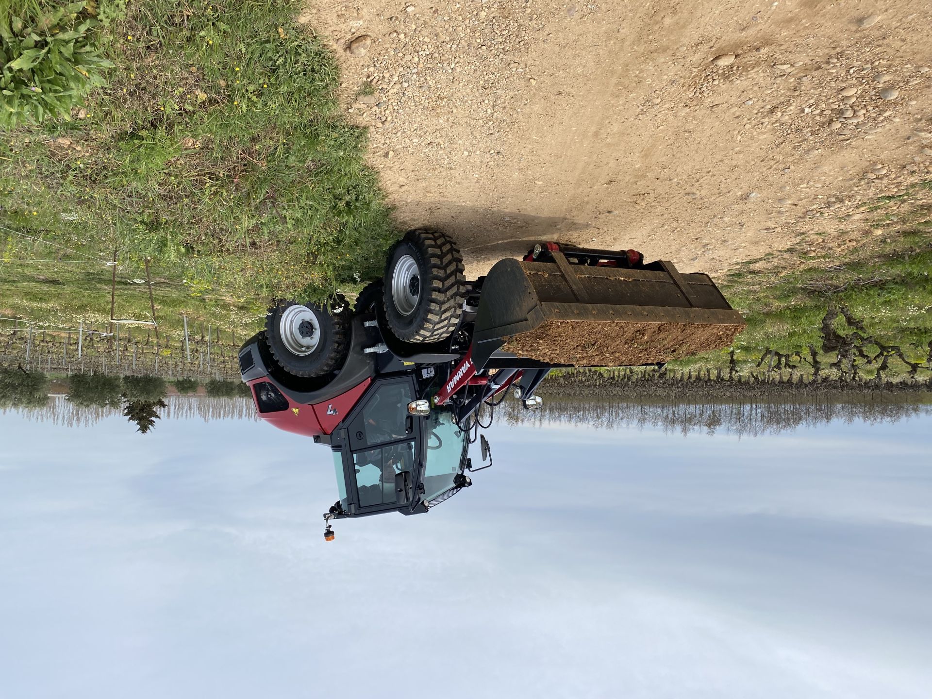 Chargeuse sur pneus compacte V7 - Yanmar - Transmission électronique, cinématique parallèle, moteur Stage V_2