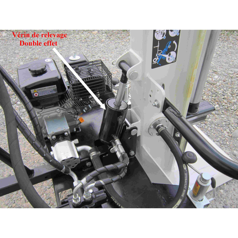 Machine de fendage bois 14 tonnes, équipée de roues gonflables