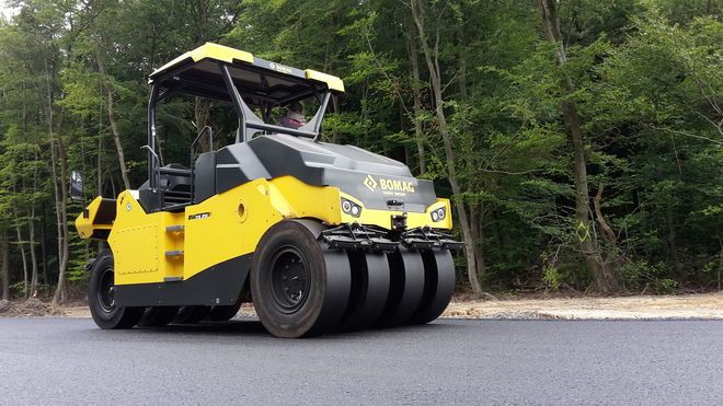 Bw 28 RH Rouleau à pneumatiques - Bomag - poids 8500 kg - Largeur de travail 2042 mm_2