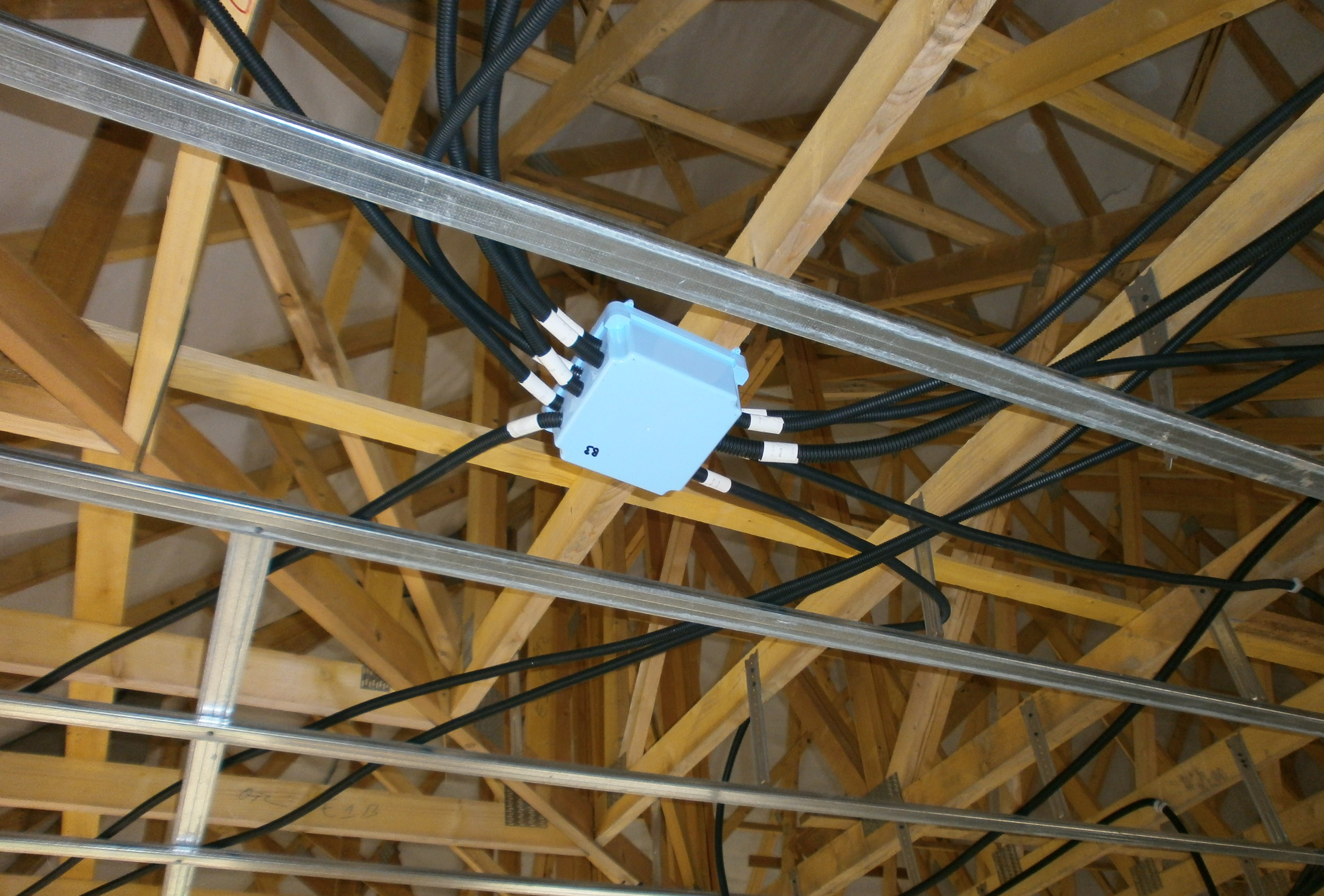 Pieuvre électrique personnalisée pour logement ou projets - Disponible en kit avec accessoires et options_2