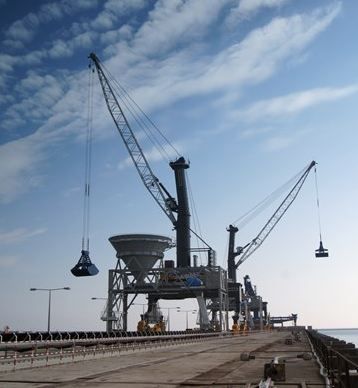 LPS 800 grue portuaire Liebherr - capacité de levage max 308t - portée 64m et poids total 742t_2