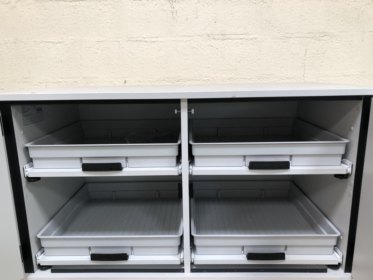 Mobilier de sécurité ASECOS d'occasion pour le stockage de produits sensibles