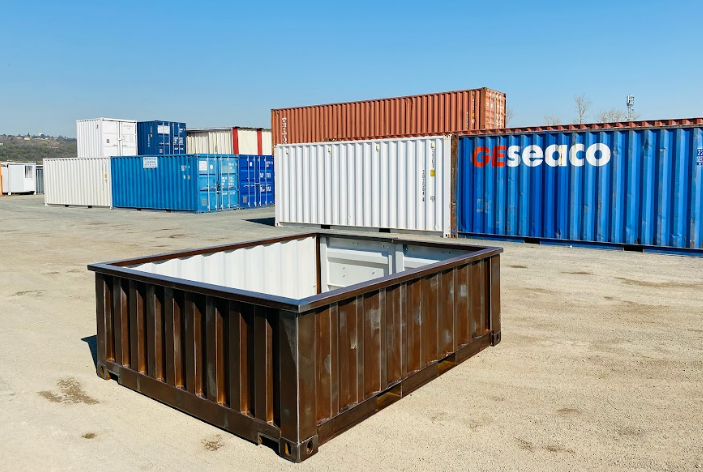 Container jacuzzi - habillage sur-mesure en conteneur Eurobox_2