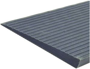 Rampe en caoutchouc adhésive - Hauteur 48 mm, Profondeur 250 mm, Largeur 900 mm - Référence AXS023_2