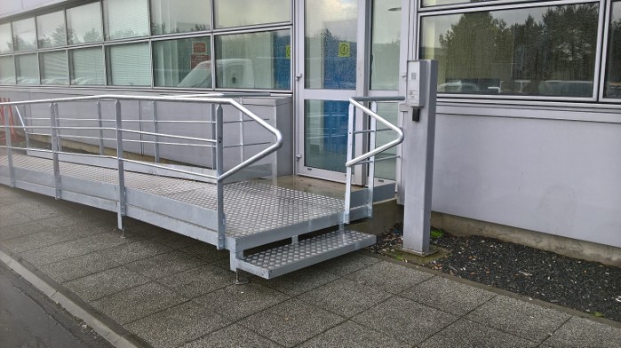 Rampe en aluminium avec finition personnalisable