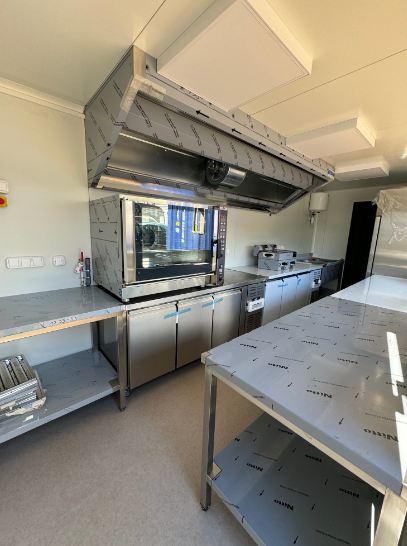 Container 20 pieds aménagé en snack, avec ouverture manuelle sur hayon L 3000xH1000 - Possibilité de personnalisation_2