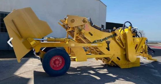 DV-3 Epierruse - Ramasseuse agricole Triginer - Largeur de travail 1,9 m - Décharge au sol, capacité 3 m³_2