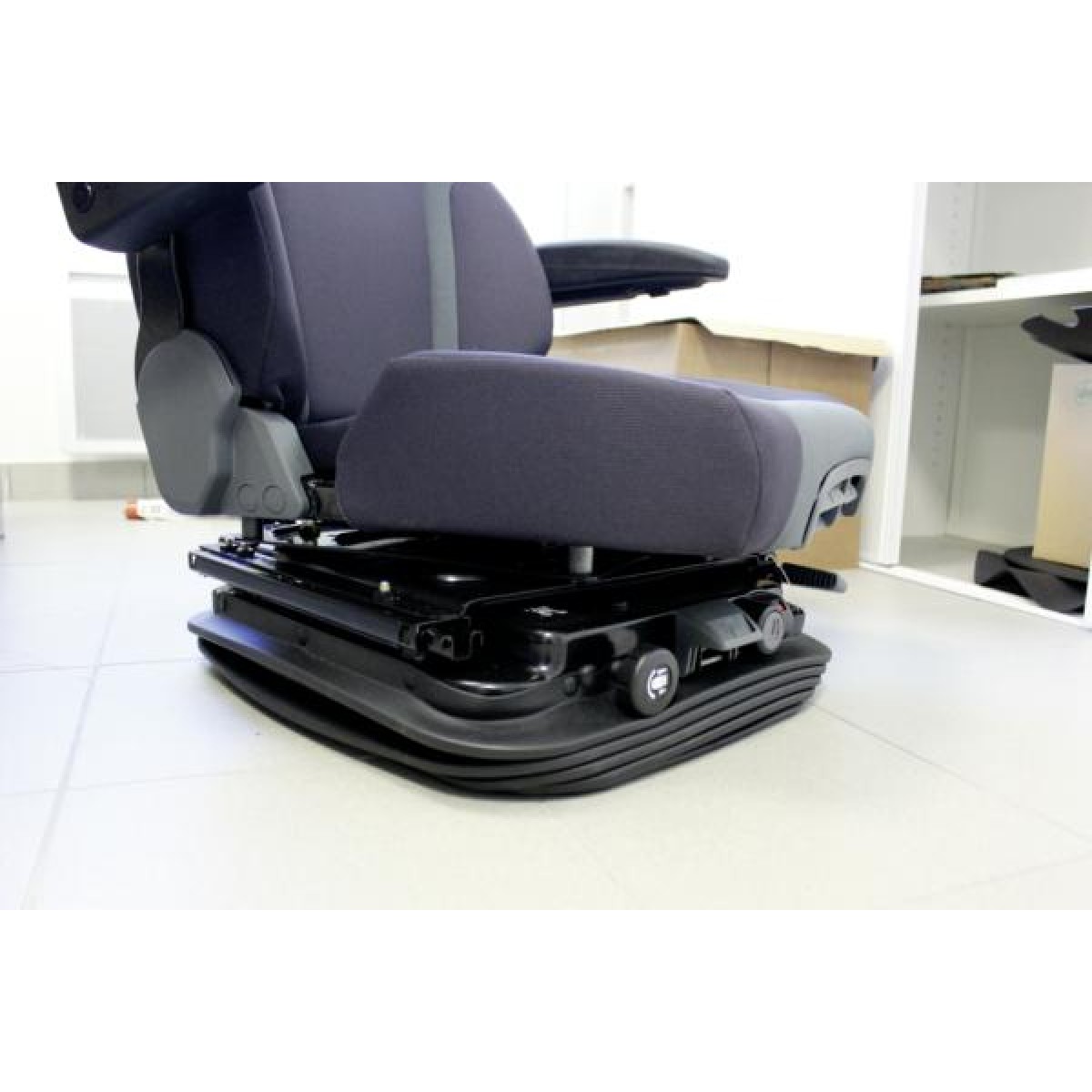 Siège pneumatique KAB 85K6 luxe - grand confort pour tracteur avec support lombaire_2