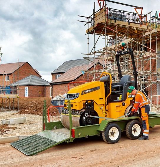 CT260 Rouleau tandem vibrant - JCB - poids opérationnel 2420/2560 kg avec moteur Kubota de 18,5 kW et système télématique LiveLink_3