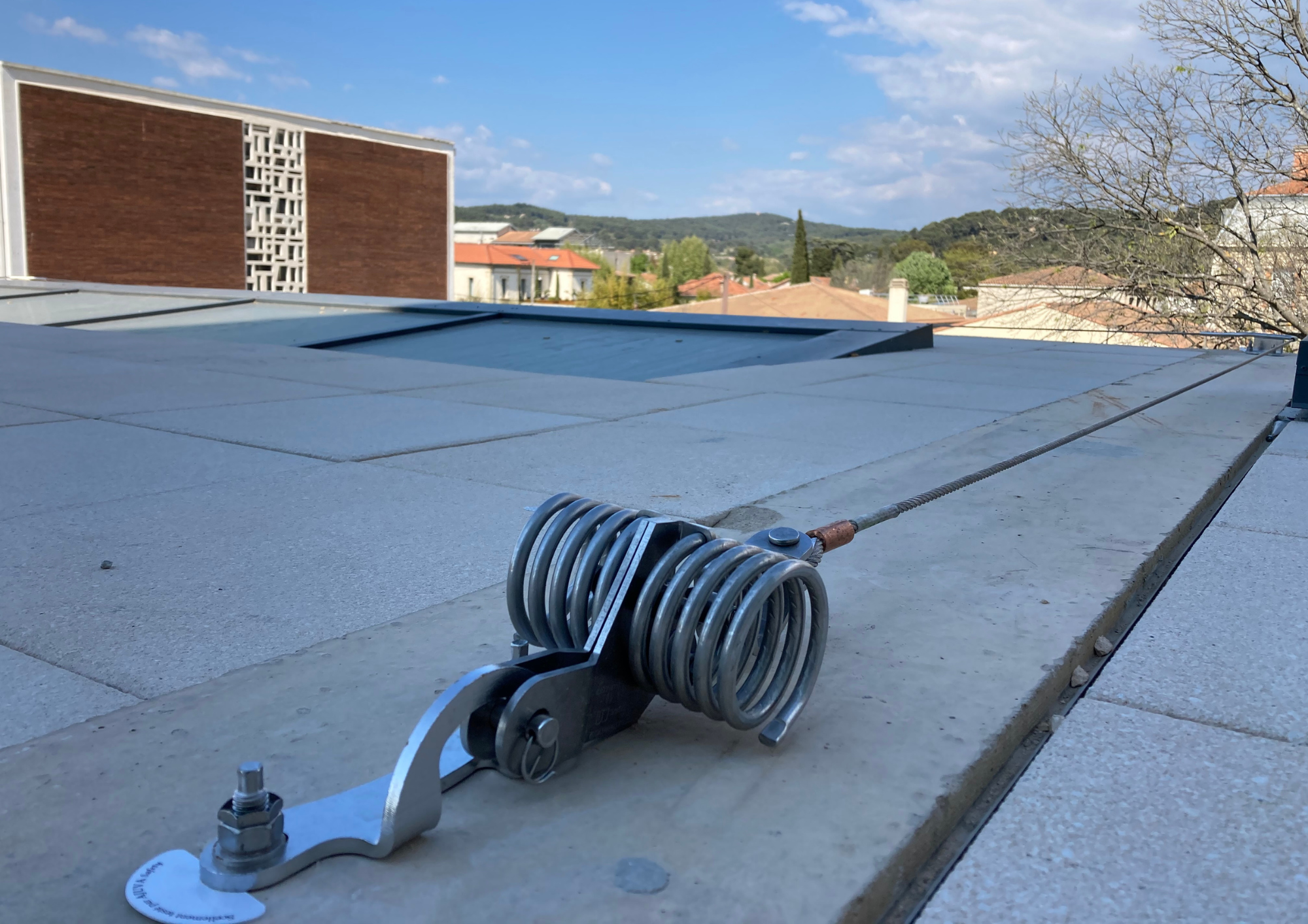 Ligne de vie en façade à chariot: dispositif d'ancrage horizontal_2