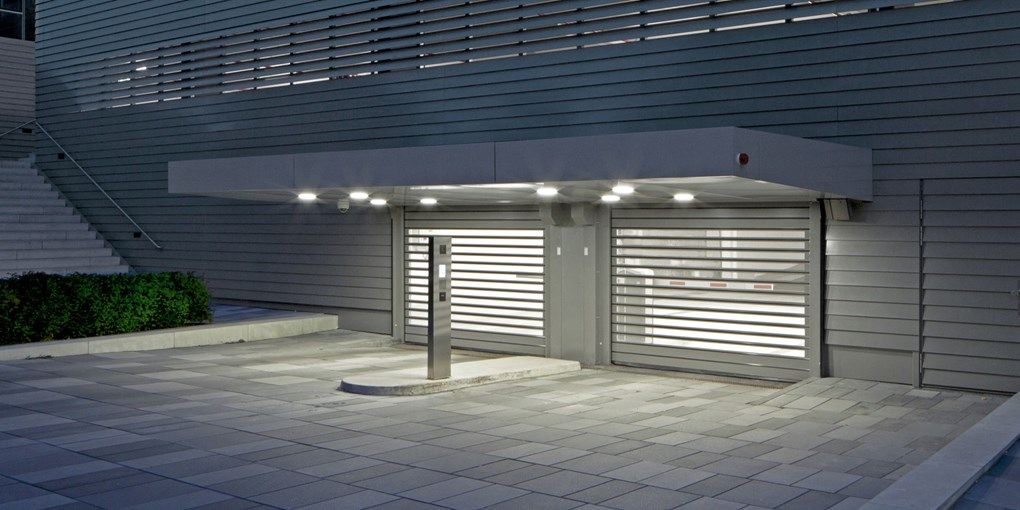 Porte rigide extérieure rapide et robuste - ASSA ABLOY RR3000 avec design moderne et lames en aluminium_2